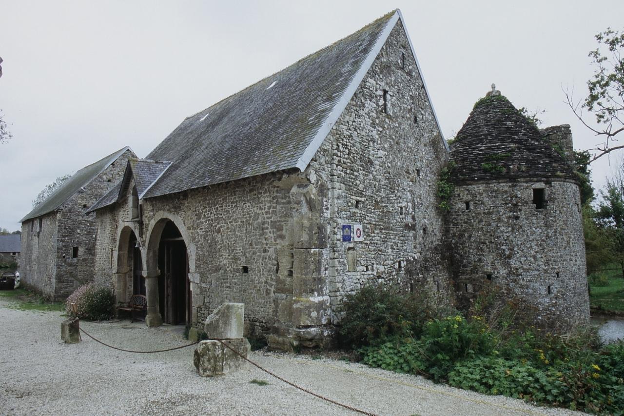 L'ancienne charetterie, vue depuis l'entrée