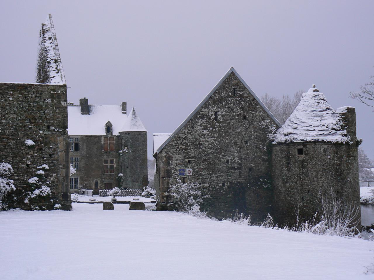 L'entrée de la basse cour.